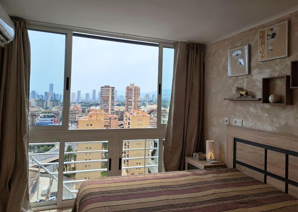 Appartement Cozy Studio With Sea View à Benidorm Extérieur photo